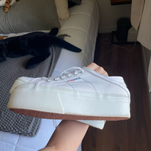 NEVER WORN WHITE PLATFORM SUPERGAS!!!!! Sold out literally everywhere! 💌 - Picture 6 of 8